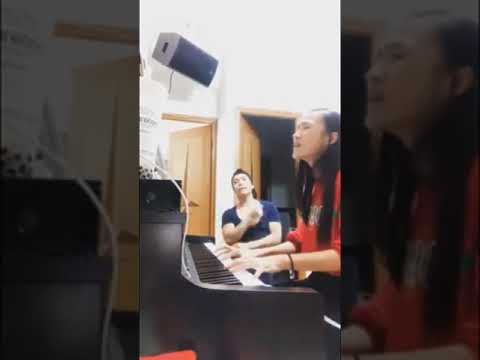 鍾柔美(Yumi) 與？現場彈唱《 If I Ain't Got You》！