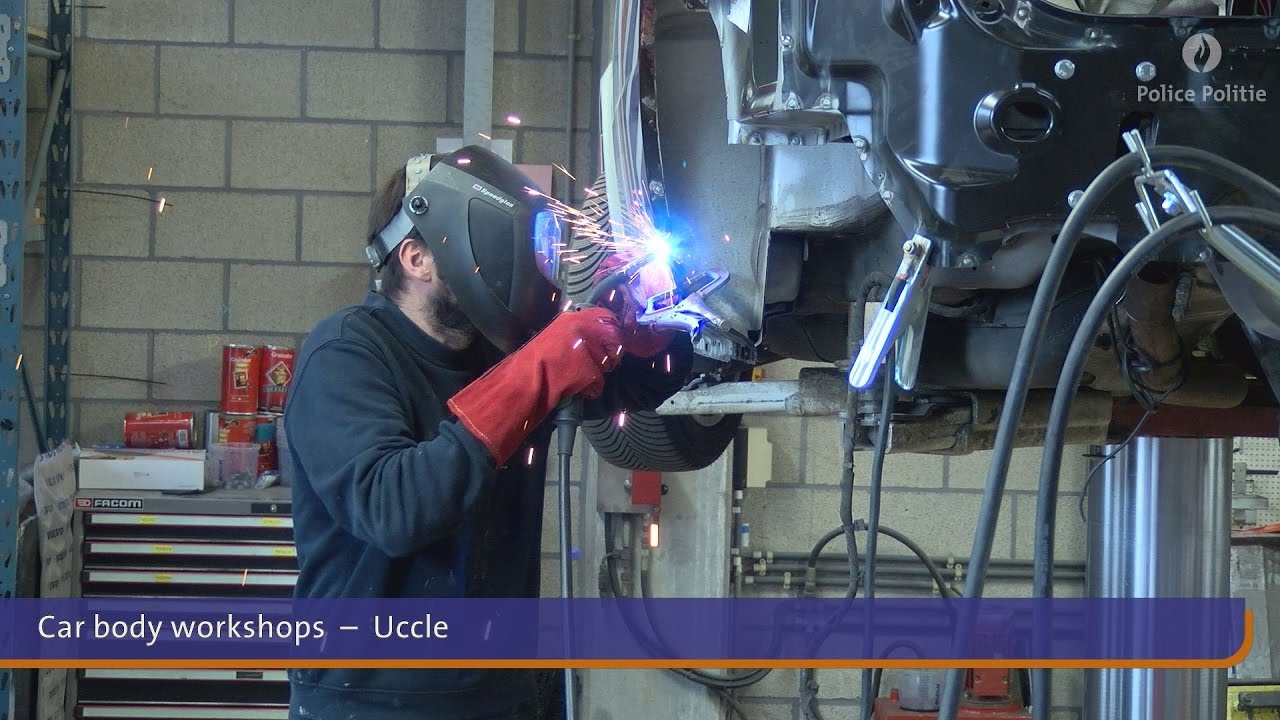 No Comment Car body Uccle YouTube