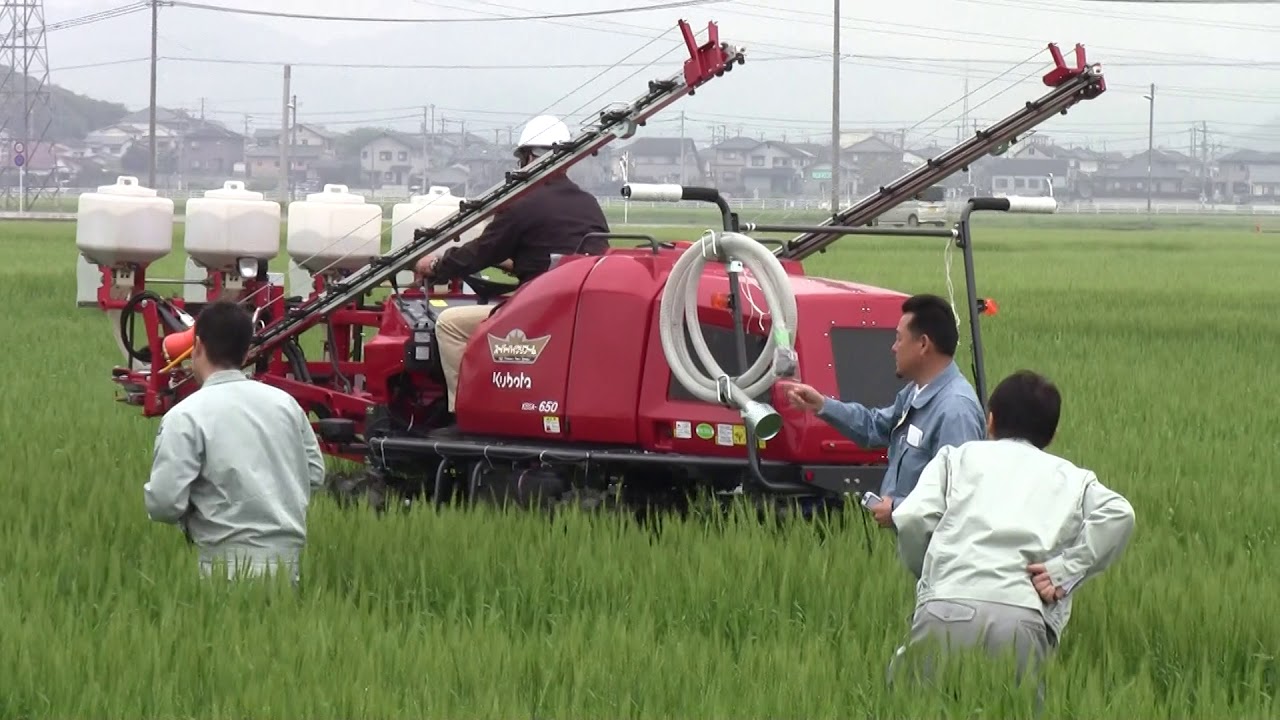 乗用管理機搭載散播式電動施肥機 | 電動施肥機フルフルシリーズ I 佐藤商会