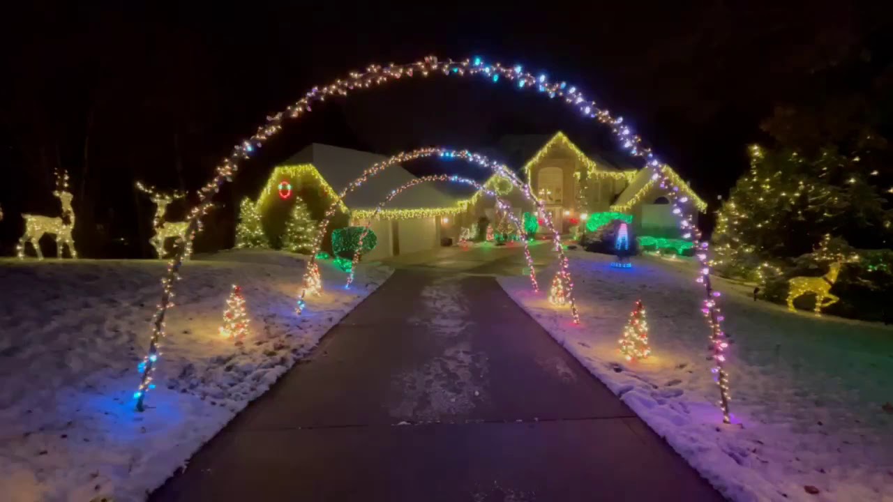 What songs are in a mad russians christmas