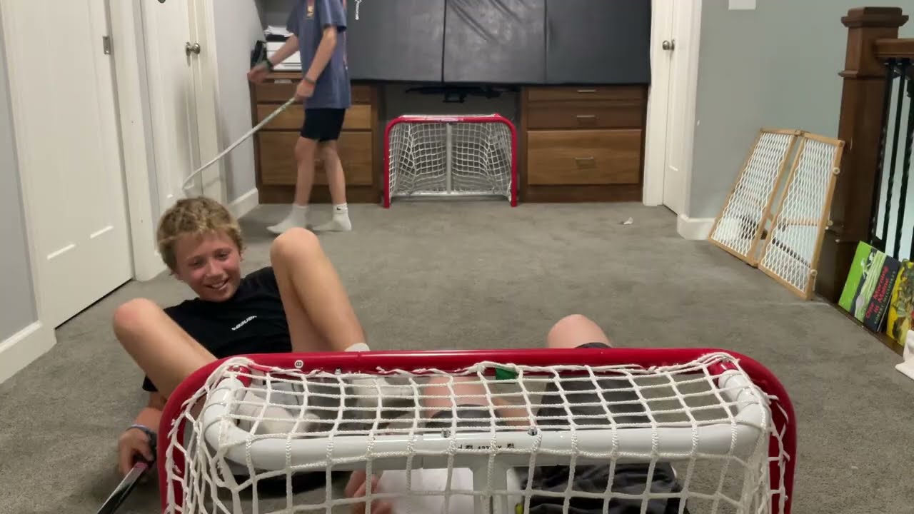2v1 knee hockey new teams SUBSCRIBE! @hockeyboys16-snipe