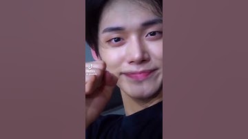 Yeonjun defining the word HOT