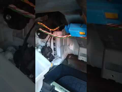 Citroen Berlingo 2012 замена фильтра салона (cabin filter replacement )