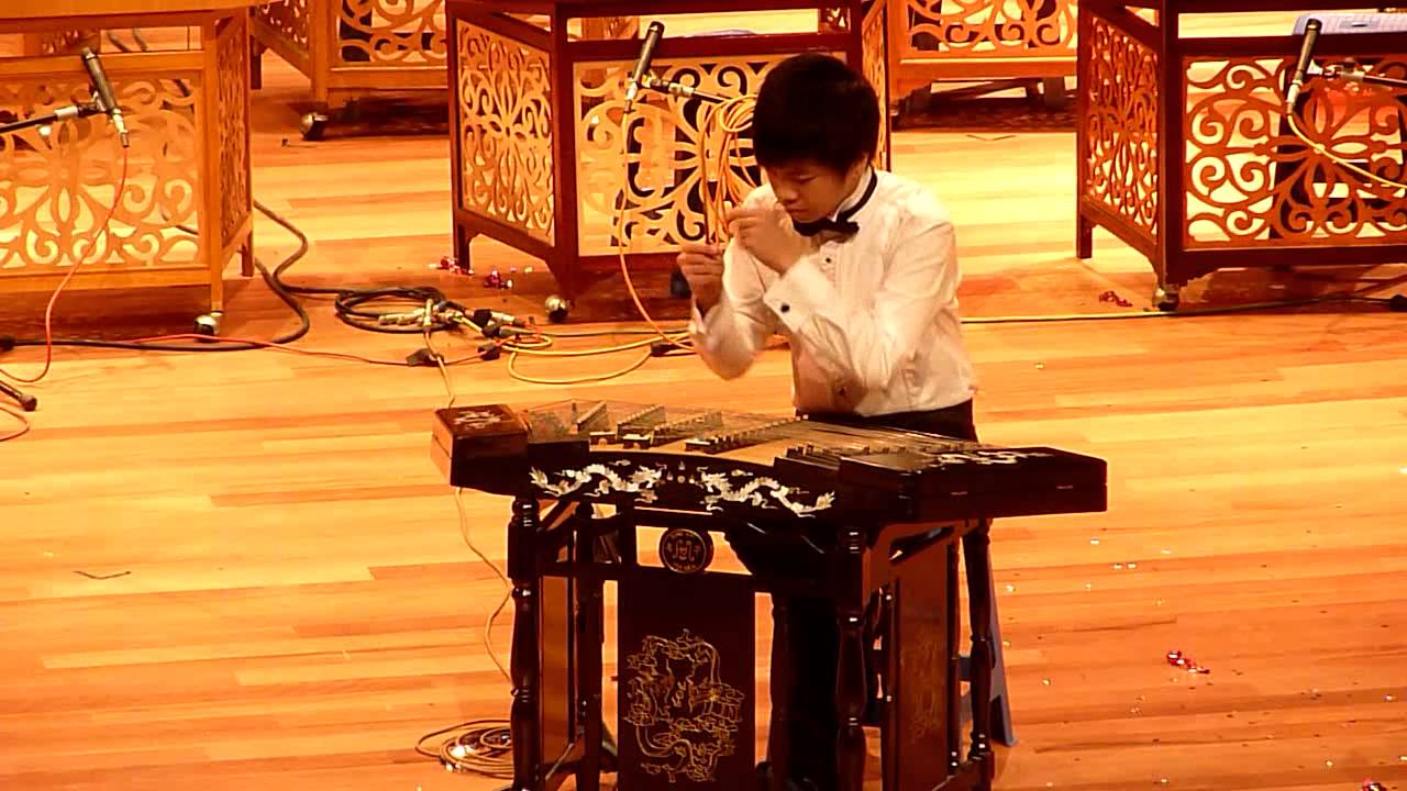 《飞扬传琴》何康伟音乐会 - 映山红 扬琴演奏:叶钰昭 - YouTube