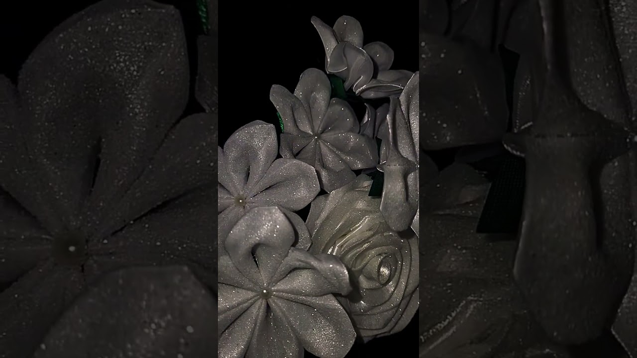 White flowers with glitter 🤍✨️ 