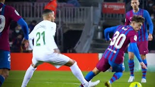 Gavi First Touch Turn Omar Mascarell 20212022