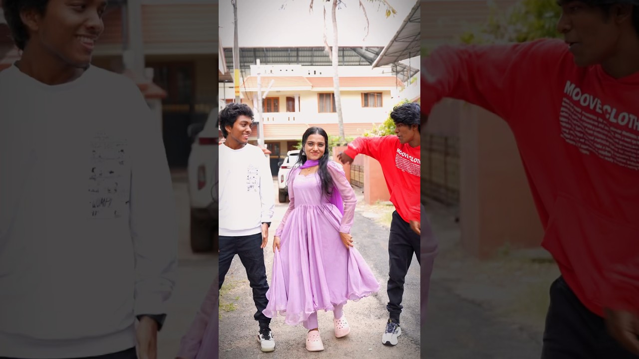 Ullasa Gaayikee 🌝😘 