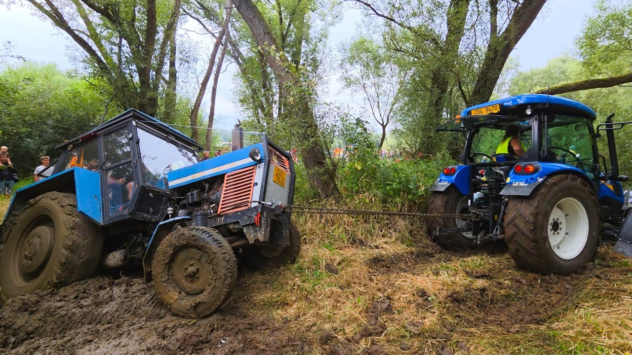Tractors Stuck in Mud - Traktoriáda Dráchov 2025