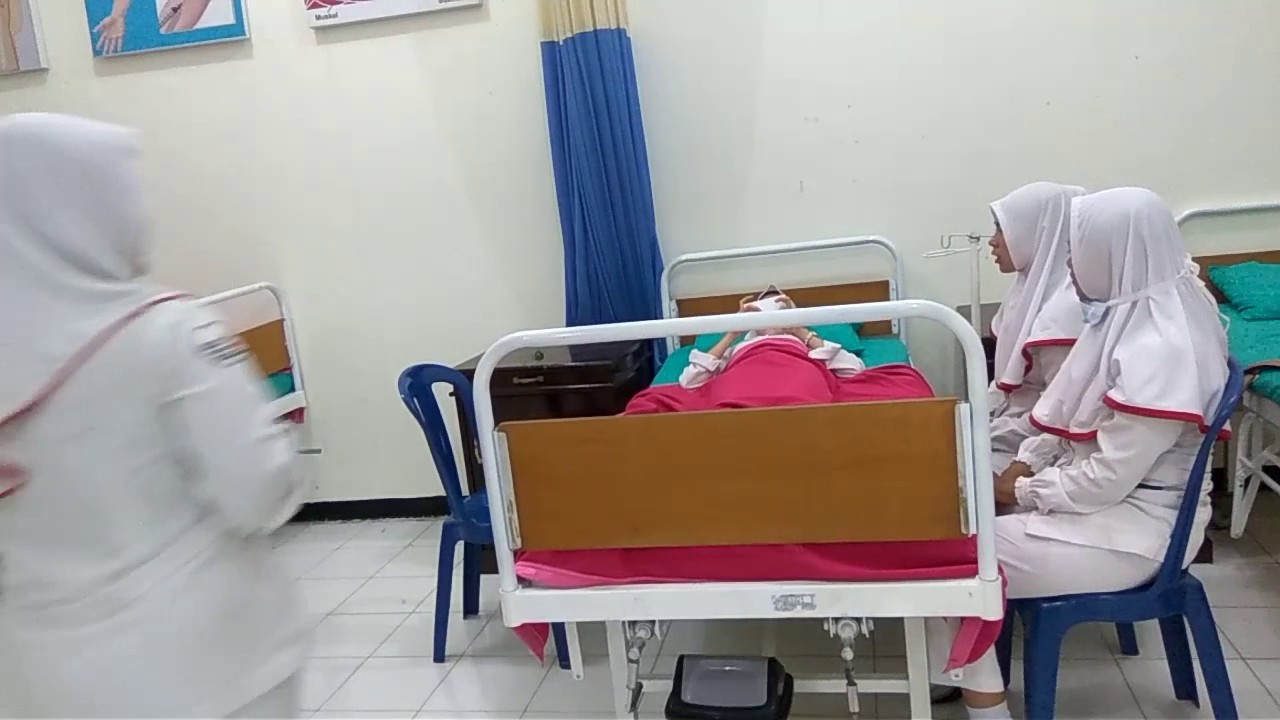 Komunikasi Terapeutik pada Anak-anak By Akkes Sapta Bakti Bengkulu