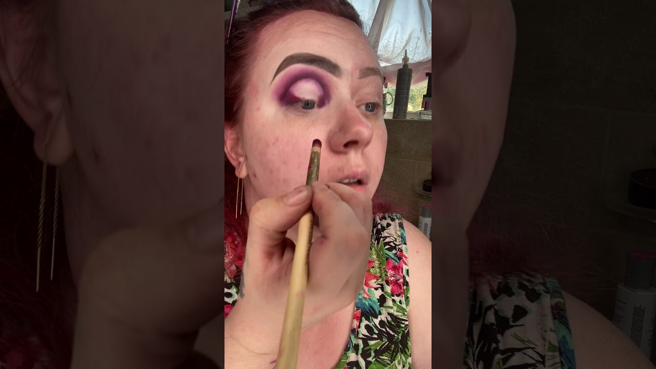 Spotlight cut crease