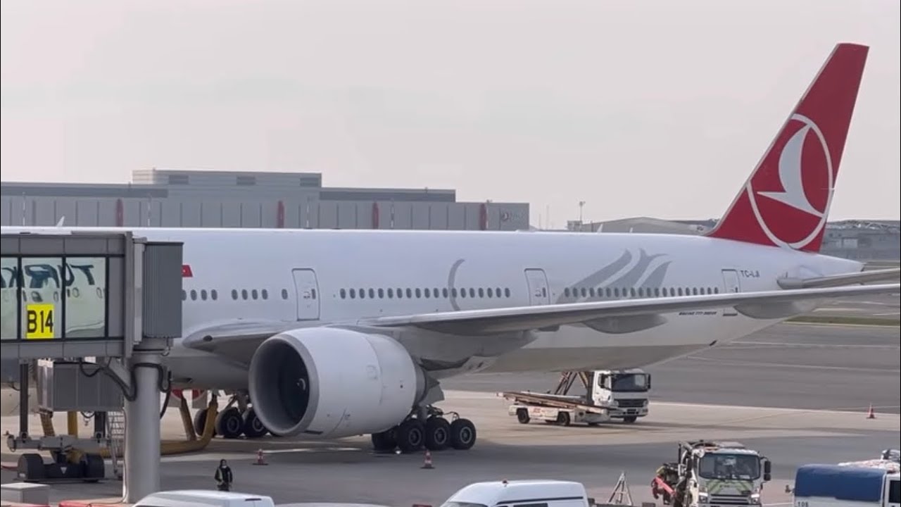 🇦🇪🇹🇷 TURKISH AIRLINES TRIP REPORT | DUBAI TO ISTANBUL | DXB - IST | TK763 | TC-JJH | B777-300ER