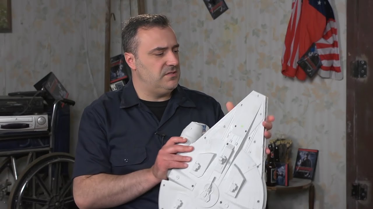 Mike can't get his Millennium Falcon Toy to Work - RedLetterMedia