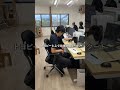 会社猫ふくの日常😸トヨピーのイスを賭けての戦いは日々開催されております😁#株式会社日章 #会社猫 #戦い