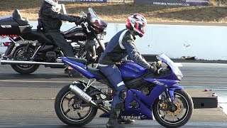 Harley Davidson vs Sportbikes-drag racing