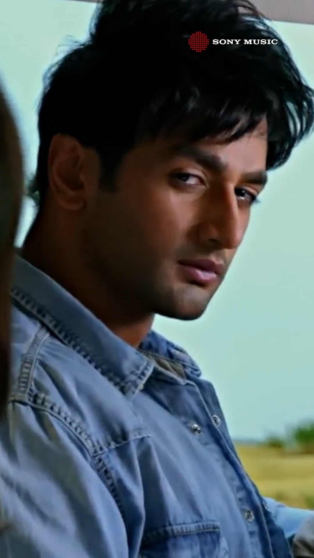 Feel every beat of love with 'Teri Masumiyat. ?❤️ #terimasumiyat #bezubaanishq