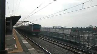 JR京葉線E233系5000番台（千ケヨ509編成）　快速電車通過　葛西臨海公園にて