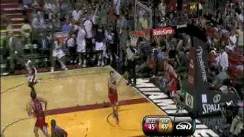 Haier Play of the Day (11/01/2009): Dwyane Wade Amazing Crossover and Layup vs. Bulls