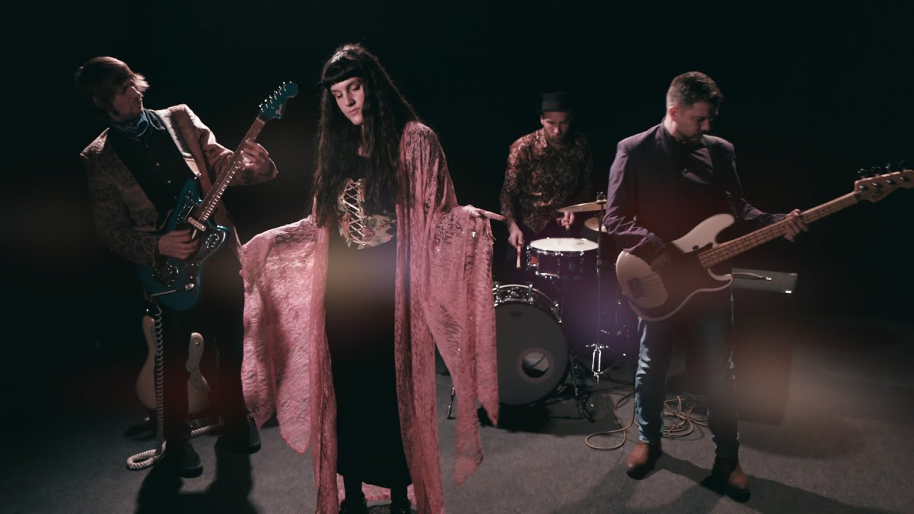 beverly brooks - 5 Minuta (Official Music Video)