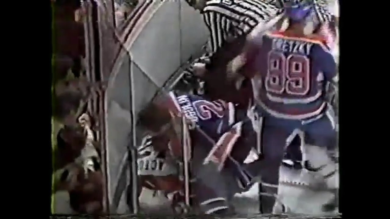 Oilers - Canadiens scrum 3/2/82