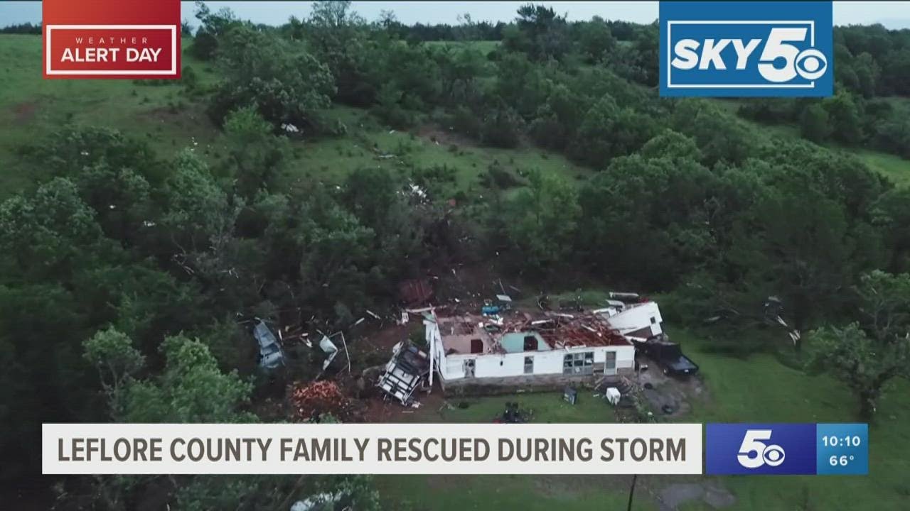 Damage, power outages in eastern Oklahoma due to possible tornado - YouTube