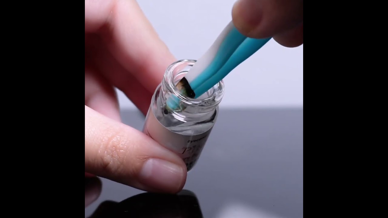 How to use EyeCandys Contact Lens Applicator