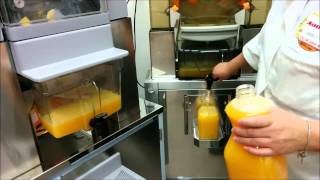 Zummo Z40 C840C Automatic Citrus Juicer Vs Zumex Speed Tank Podium.