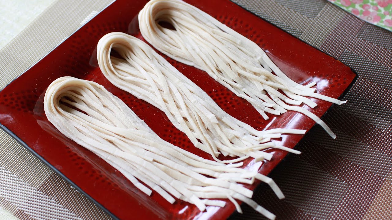 Homemade Noodles Recipe / 手擀面 - YouTube