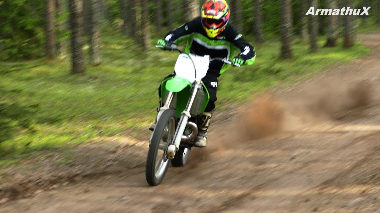 Kawasaki KX250 - Insane Two Stroke Braaps (Raw Sounds)