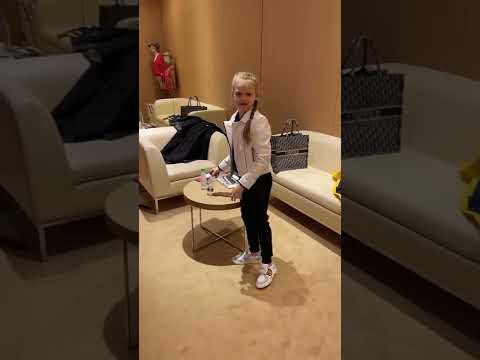 Шопинг в ЦУМ с дочками! #shorts