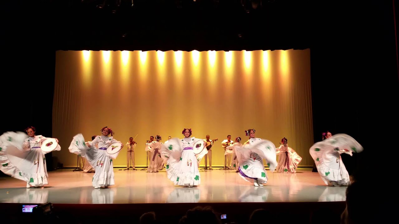 Bordadoras aguas calientes