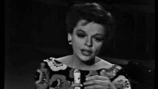 Video thumbnail of "Judy sings Smile"