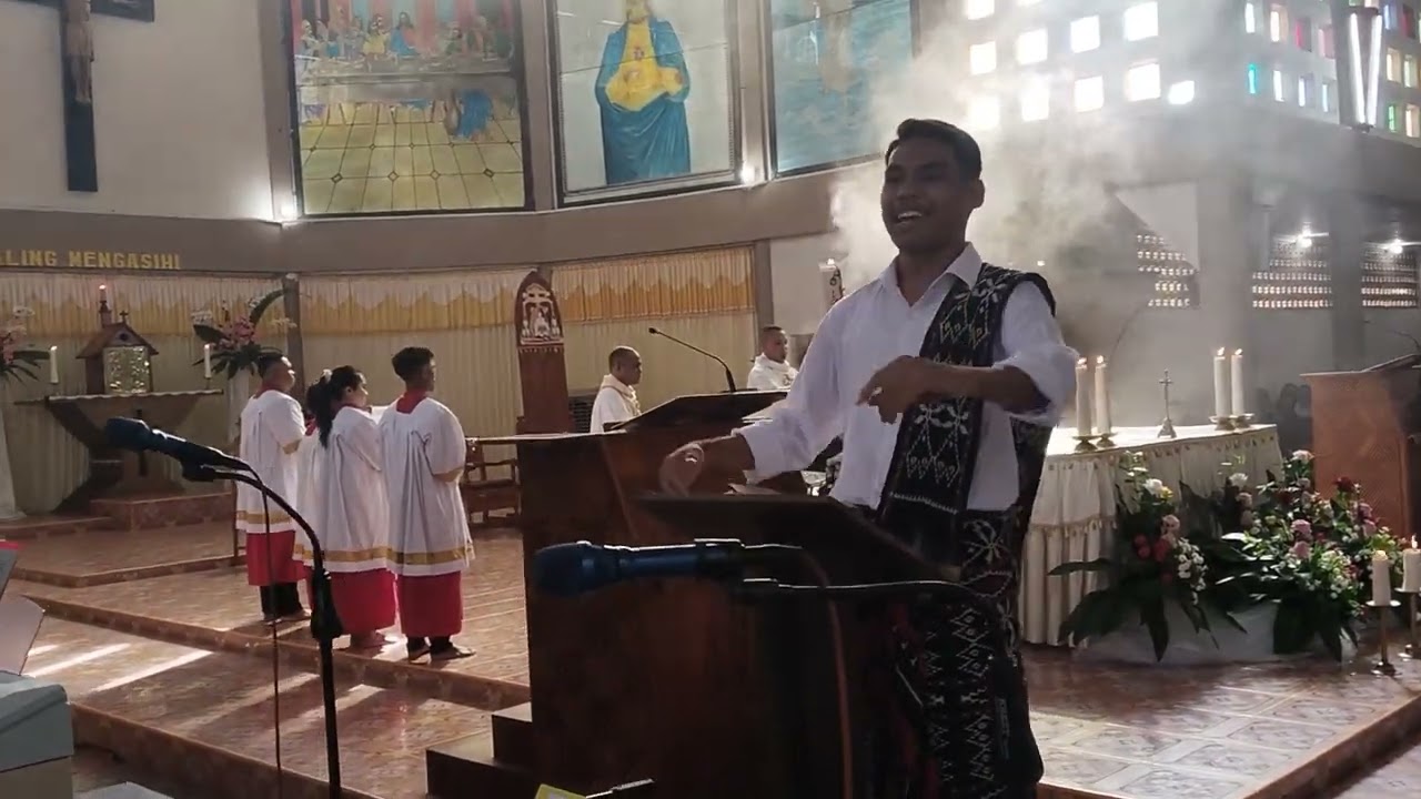 Siswa SMA Seminari Lalian lagu Persembahan HE USi Minggu Paskah VI, 5-5-2024