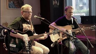 Download Lagu Café Acoustique - The Ennrøns MP3