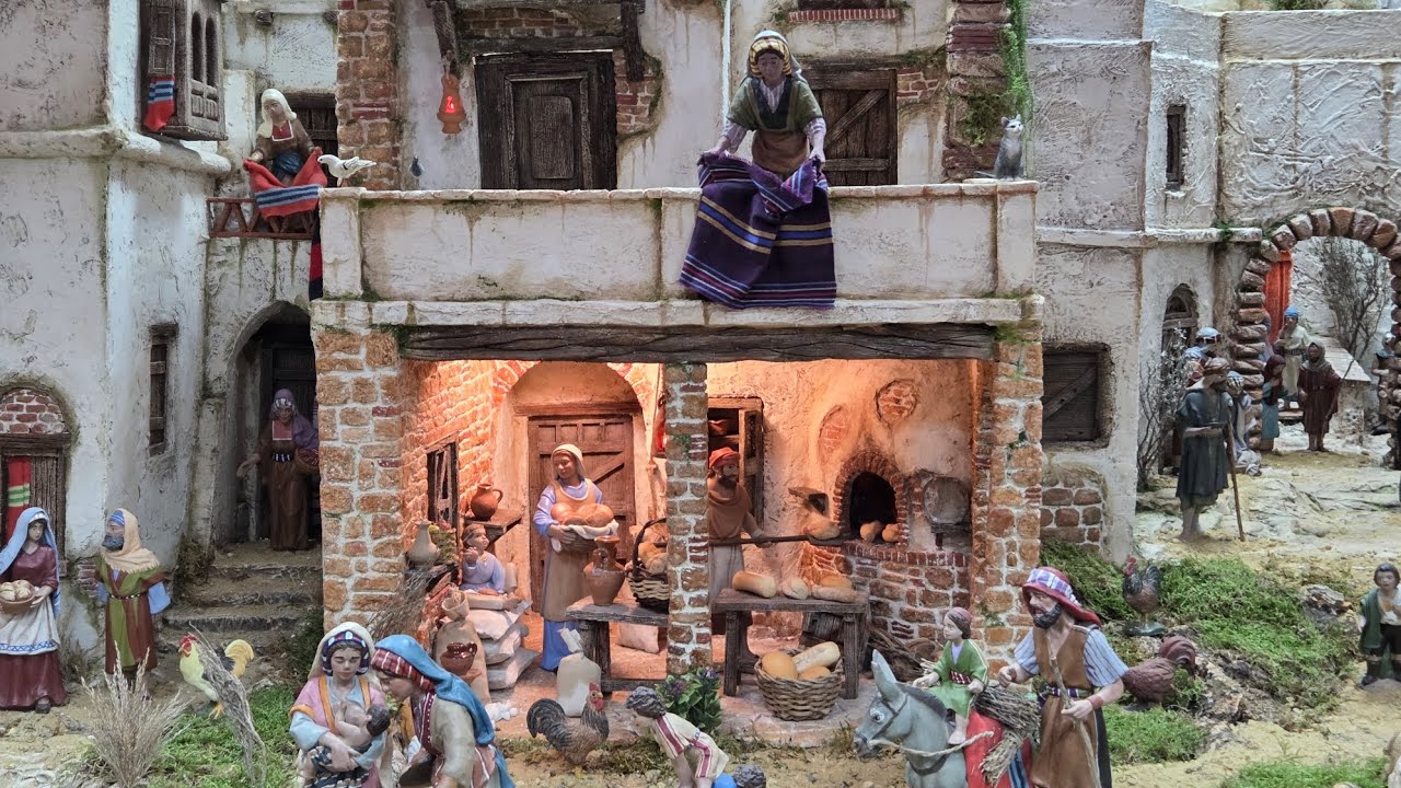 Encontramos el belén mas grande y espectacular de Linares hecho por la Hermandad del Nazareno 