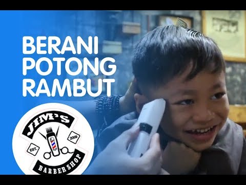  Anak  kecil  potong  rambut  di Jim s Barbershop YouTube