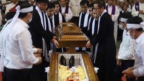 Tiễn Biệt Lần Cuối Và Nghi Thức Dập Mạch - Lễ Tang Đức Cha Phanxico Xavie Nguyễn Văn Sang