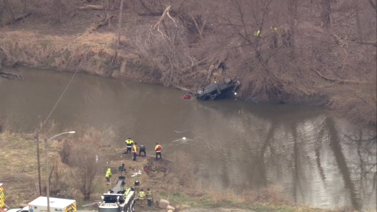 Search, rescue teams in NW Indiana river after pickup truck crash - YouTube