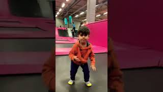 Yoump Trampolinpark Linköping Sweden. Sonen Älskar Hoppa.