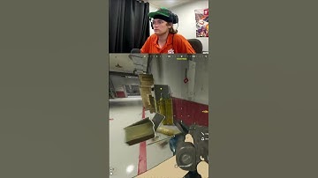 Warzone: Intense Building Entry & Looting Before Loadout Drop! #shorts