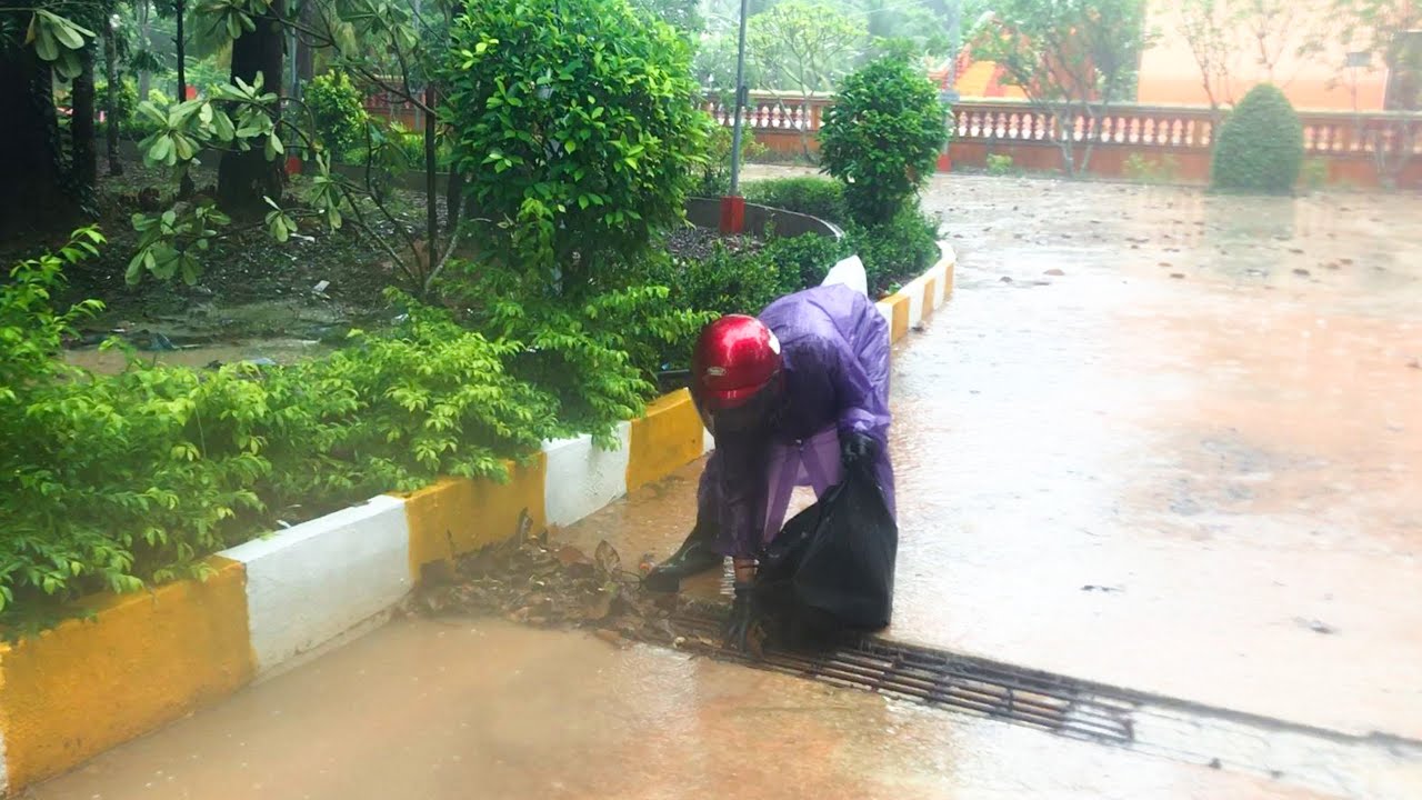 Massive Blocked Drain Lots Of Debris After A Heavy Rain On Street - YouTube