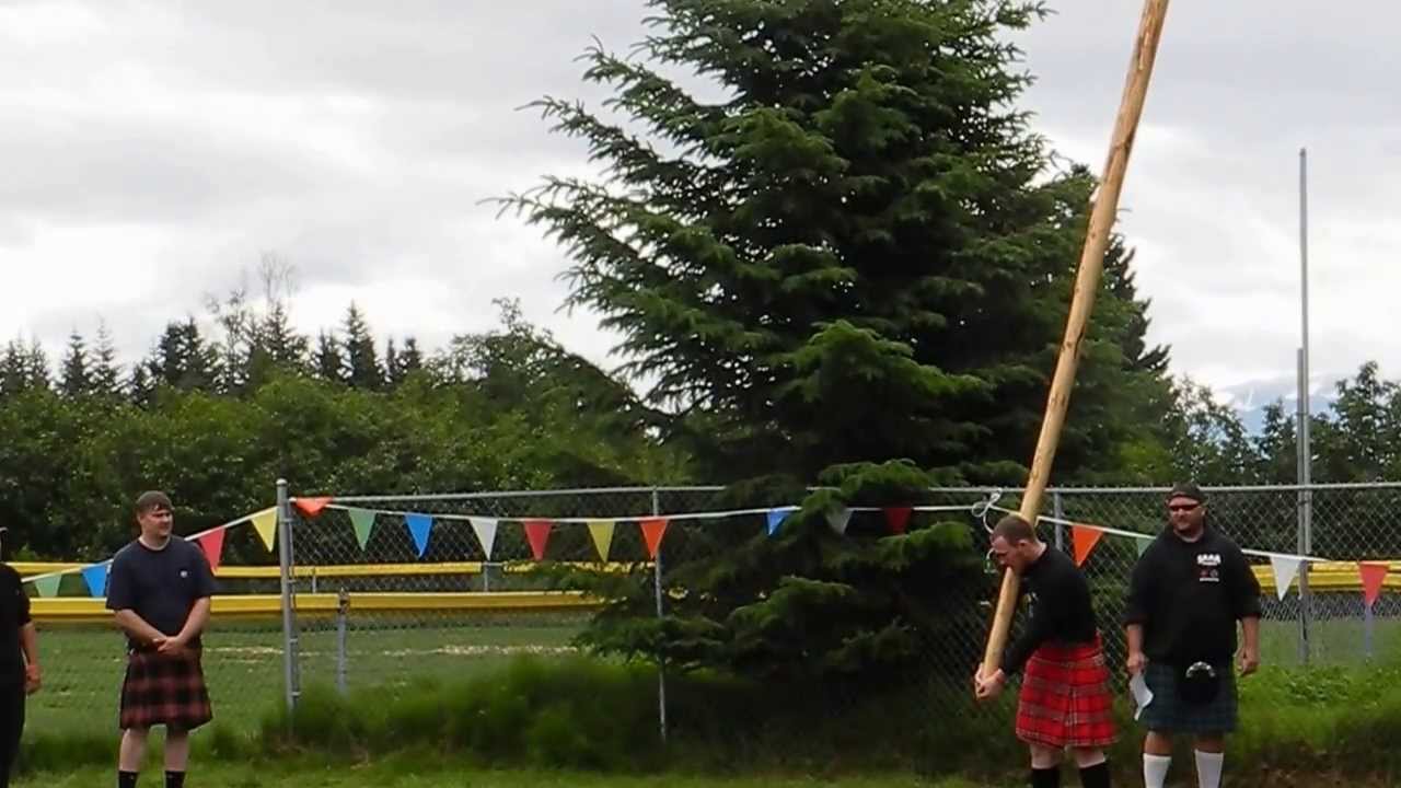 Highland games caber toss - YouTube