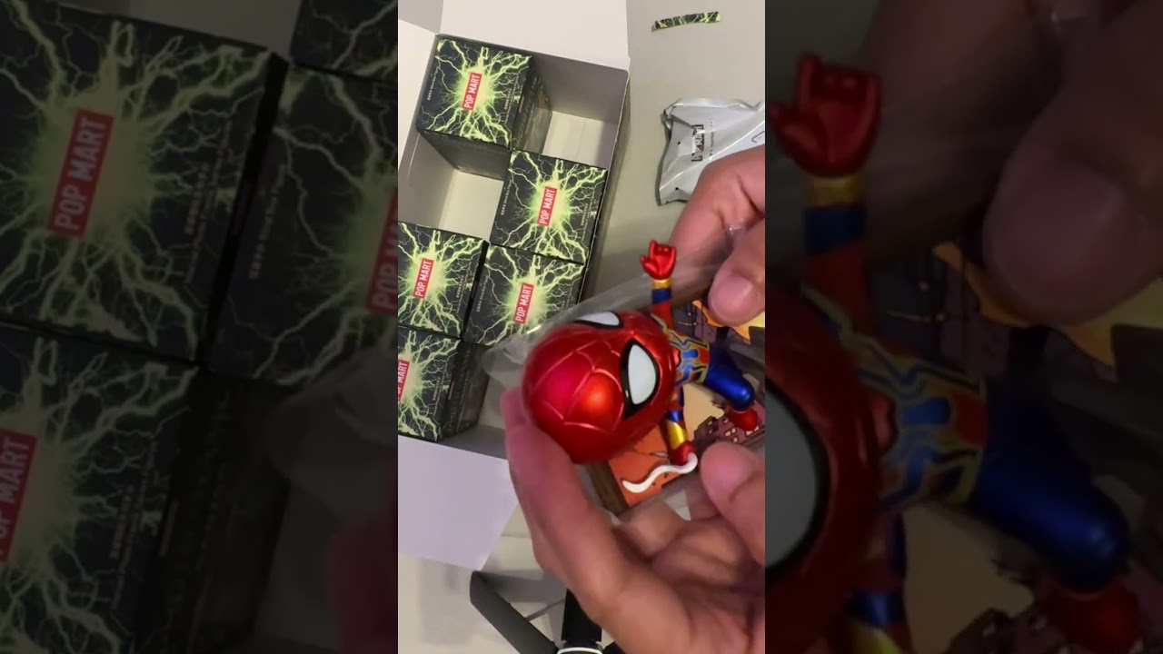 Unboxing Pop Mart's Marvel Avengers Photo Frames