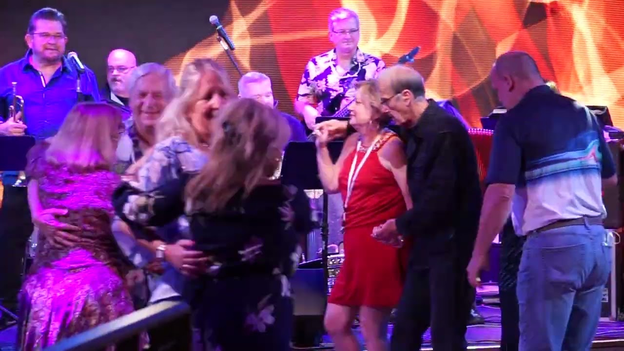 I play music on my squeezebox polka with Lenny Gomulka playing with the Jimmy Sturr Orchestra