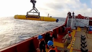 Search resumes for lost Malaysian Airlines Flight MH370