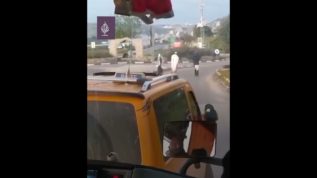 مستوطنون يقطعون الطريق أمام المصلين المتجهين إلى الأقصى