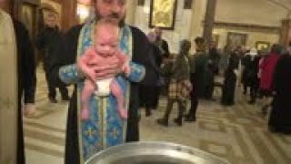 Five hundred infants baptized in a single ceremony