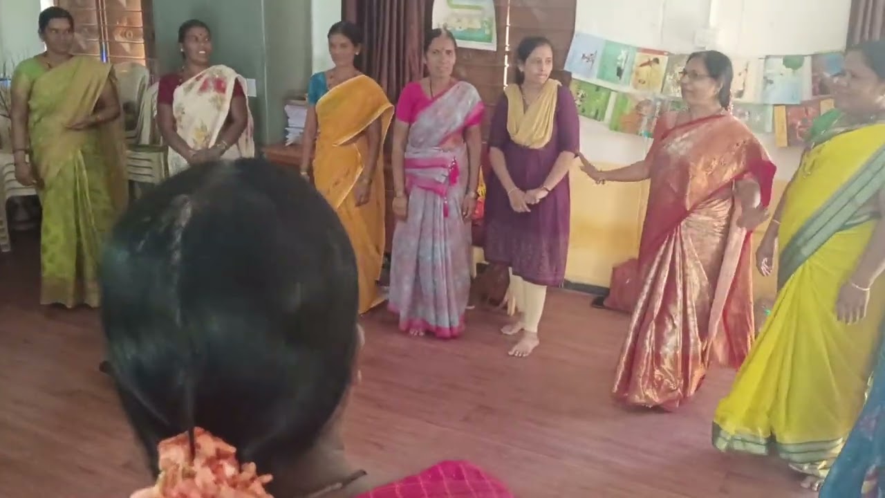 ಅಭಿನಯ ಗೀತೆ ಚಂದಮಾಮ ಓಡಿ ಬಾ ಬಂಧು ನಮ್ಮೊಳ ಆಡು ಬಾ 