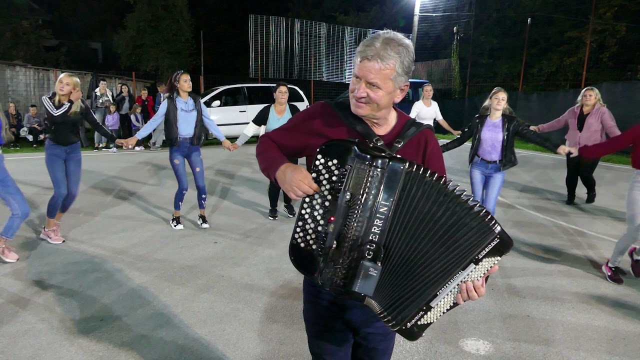Nisvet Pivić maestralno svira kolo u Lugovima