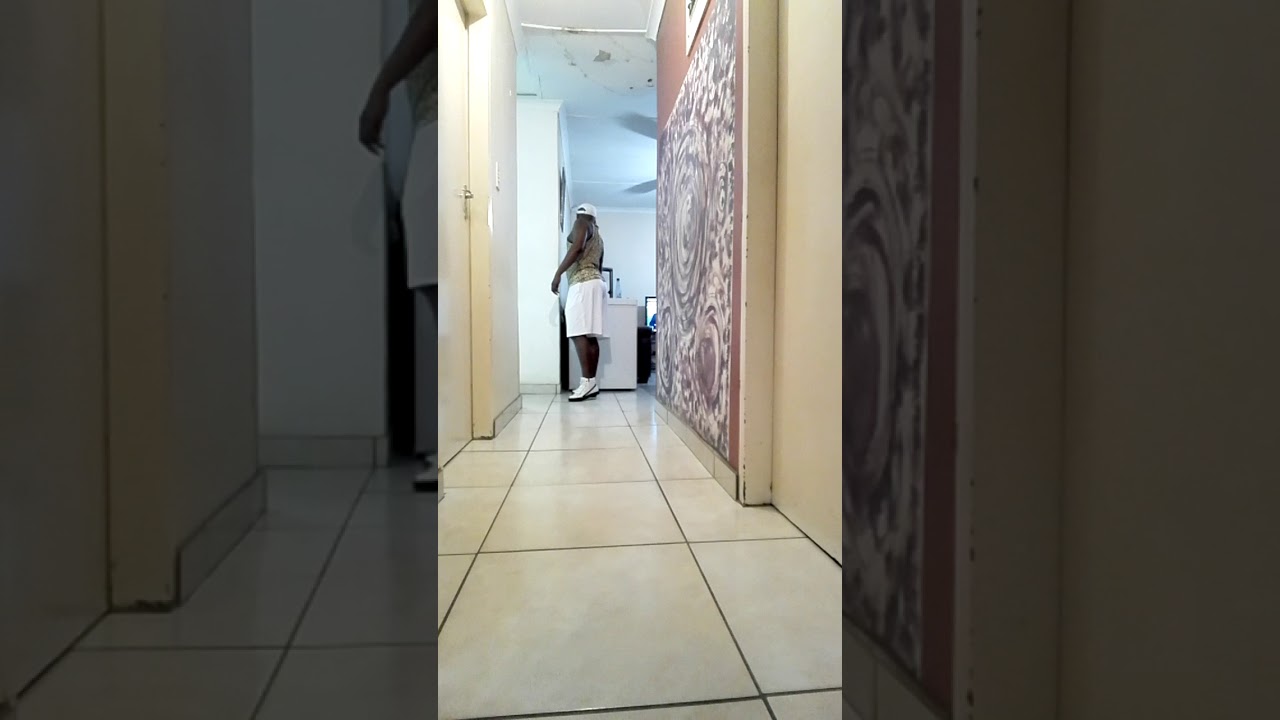 Aewon Wolf ft.Mnqobi -Bambelela- Dance Fitness with Clive Msomi