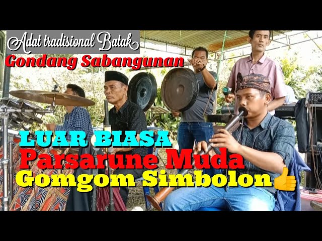 Parsarune Naposo Gomgom Simbolon||Gondang sabangunan tradisi batak class=